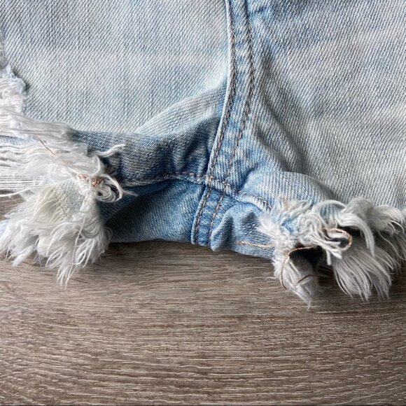 American Eagle  Outfitters Light Wash Distressed Tomgirl Shortie - Picture 9 of 16